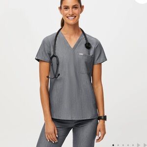 FIGS Women's Catarina One-Pocket Scrub Top - Graphite - Small